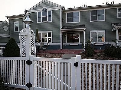Private Fenced front yard, NO STEPS