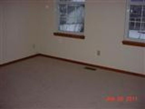 4th image of 2234 Canterbury Cir