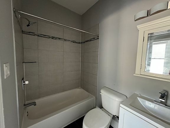 5th image of 4100A Parkside Ave #1E