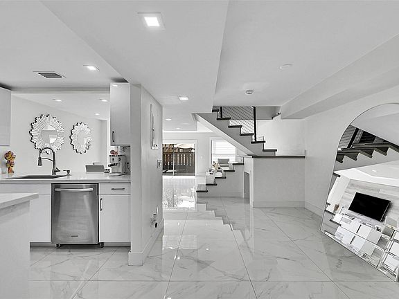 4th image of 9962 Royal Palm Boulevard #9962