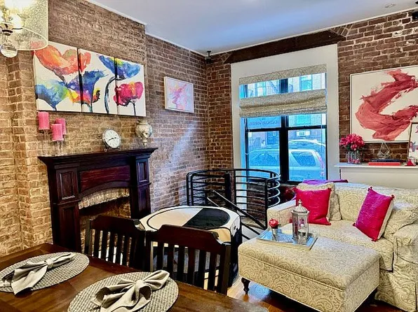 231 W 16th St APT 1EF, New York, NY 10011