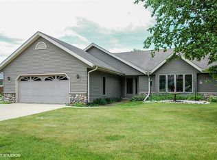 514 S Ridge Cir, Horicon, WI 53032