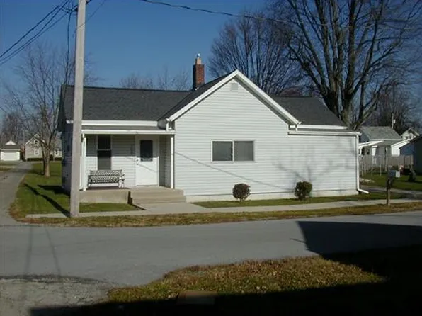105 E Perry St, Waynesfield, OH 45896