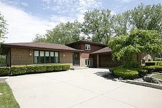 8445 Dixon Ct photo 1