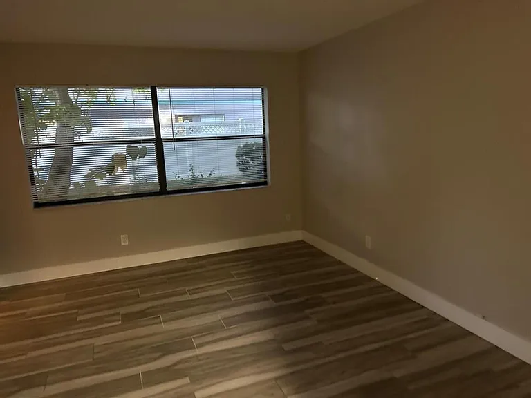 11627 NW 35th Ct — Photo 14