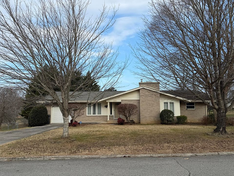 1st image of 2525 Mountain View Dr