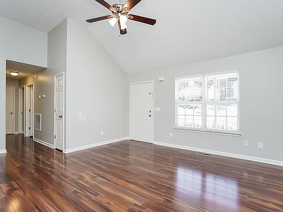 5th image of 613 Monticello Ct