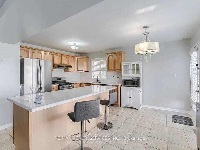 16 Ollie Ave — Photo 12