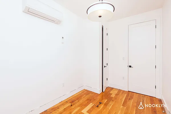 Rented by Nooklyn NYC LLC | media 55