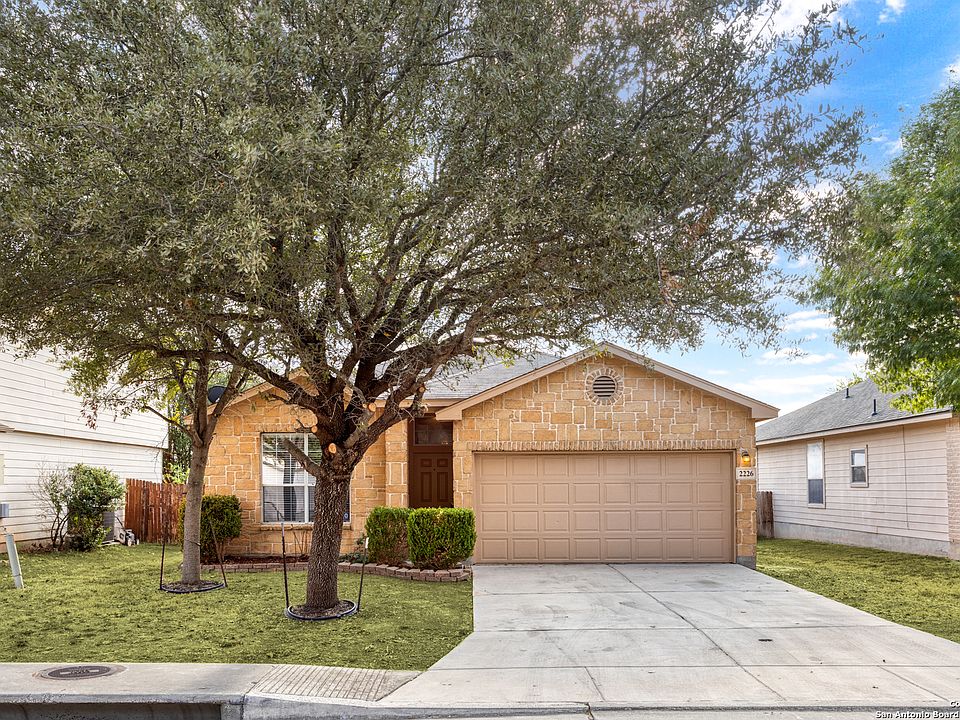 1st image of 2226 Lakeline Drive
