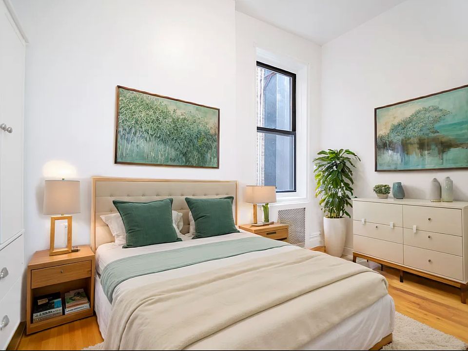 2nd image of 90 Bank St APT 3E