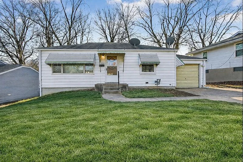 1414 Comet Dr photo 1