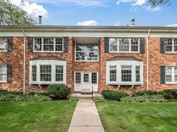 550 Billingsgate Ct APT D-1, Bloomfield Hills, MI 48301