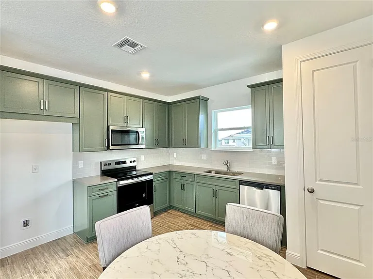 13442 Leggett Aly — Photo 11