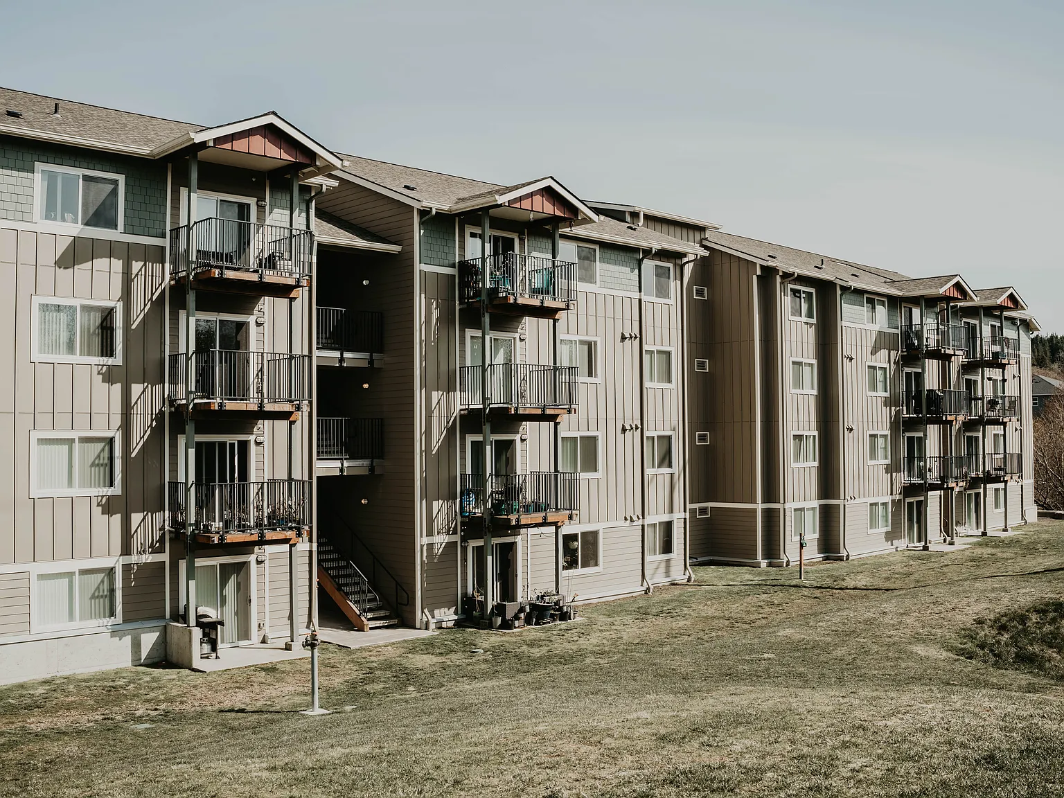Pacific Rim Apartments — Photo 3
