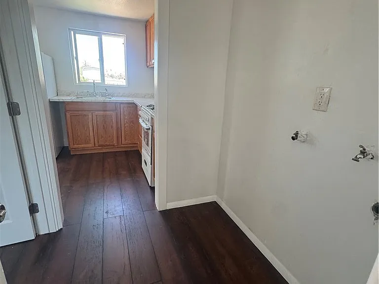 690 N Perris Blvd #C — Photo 15
