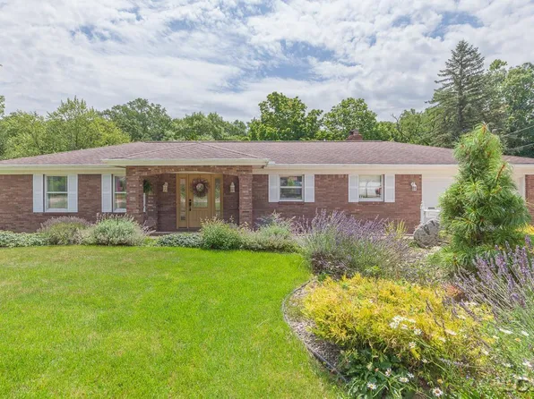 811 Outer Dr, Tecumseh, MI 49286