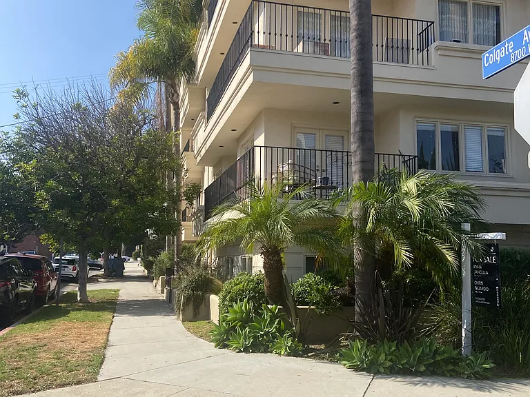 435 Arnaz Dr #201 — Photo 1