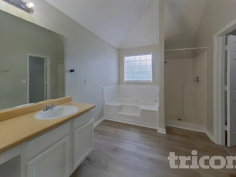 135 Belmont Ter — Photo 9