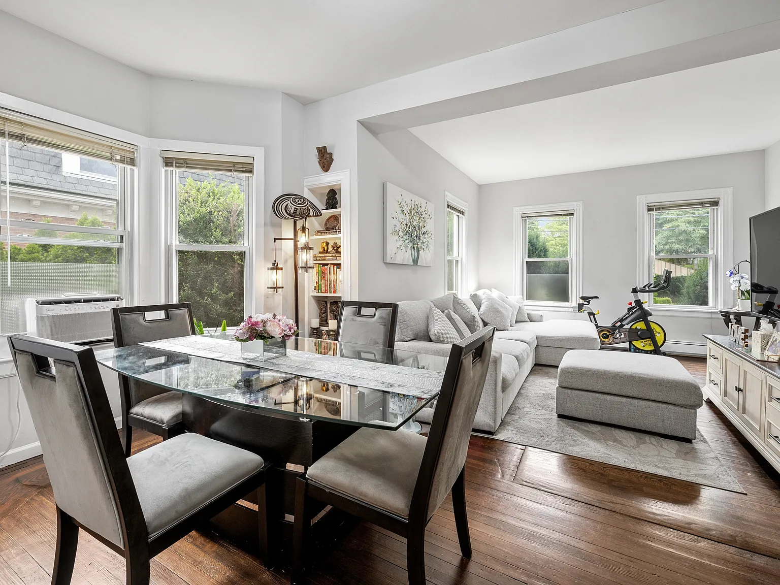 2 bed, 988 sqft, $4,100 — Photo 4