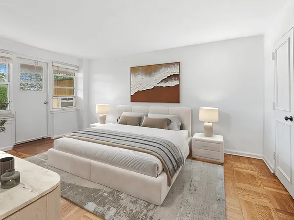 4525 Henry Hudson Parkway West image 5 of 10