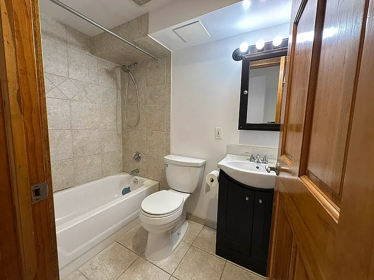 107 E 4th St #1 — Photo 13