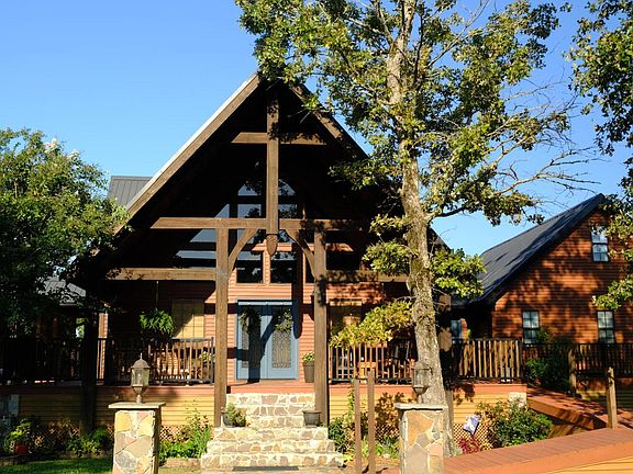 2nd image of 466 E Lake Dr