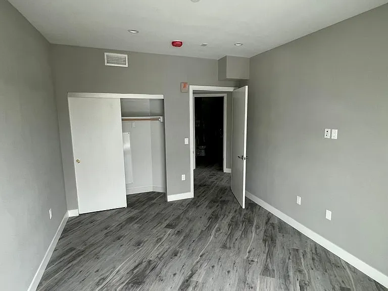Bunker Heights Apartments — Photo 28