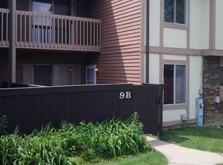 9B Fernwood Dr, Bolingbrook, IL 60440