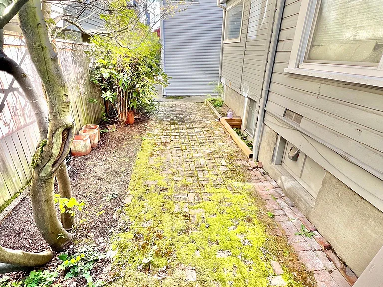2421 NW 59th St #3 — Photo 16