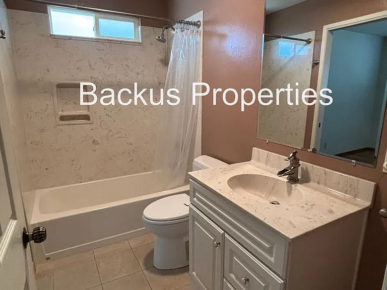 211 Chaucer Dr — Photo 15