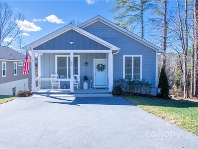 82 Summit Cir, Hendersonville, NC, 28739