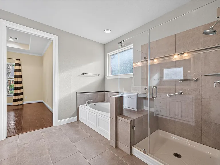 4727 Lake Village Dr — Photo 19