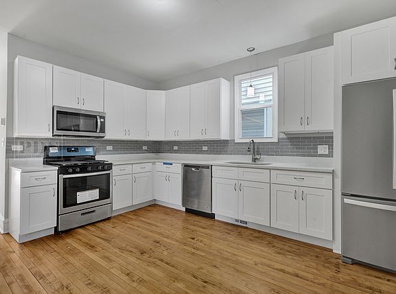 5th image of 2240 S Central Ave #1