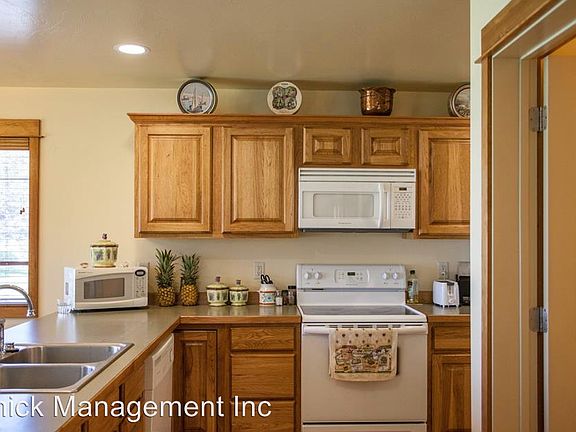 4th image of 5447 Glenellen Dr APT 11