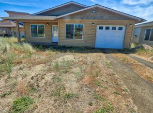 1988 NW Admiralty Cir, Waldport, OR 97394
