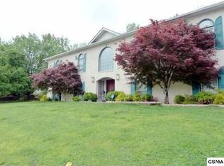 4045 Hitching Post Rd, Pigeon Forge, TN 37863