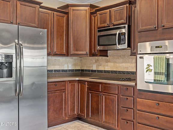 3rd image of 1376 Silver Leaf Dr