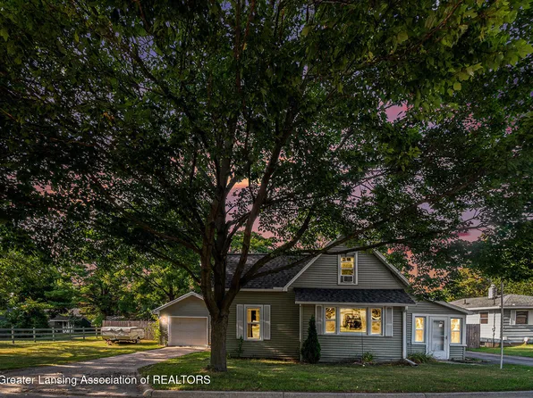 208 W 1st St, Charlotte, MI 48813