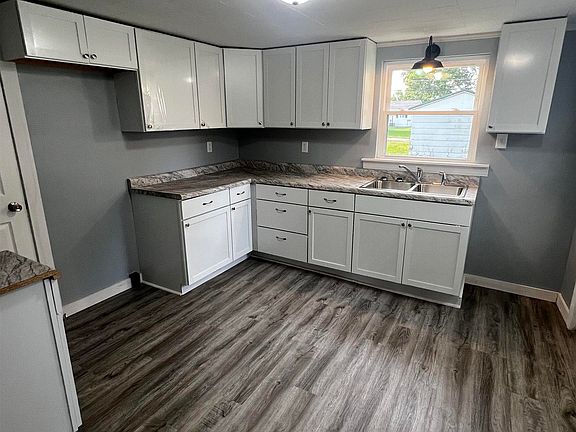 9th image of 1230 Laurel St