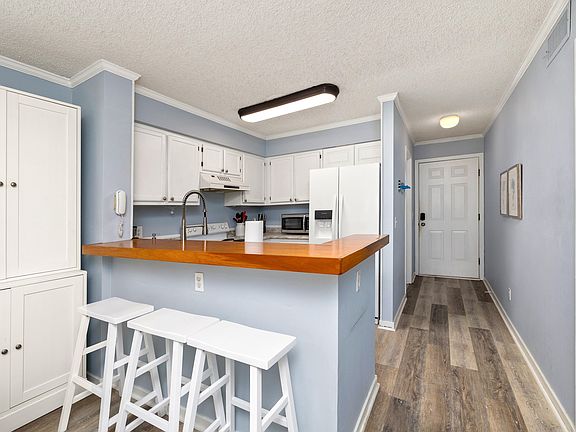 5th image of 5201 Cypress Pointe #D201