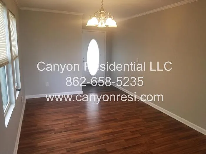 103 Dormont Dr NE — Photo 7