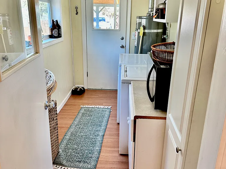 2611 Scott St — Photo 9