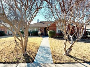 1682 Autumn Breeze Ln, Lewisville, TX 75077