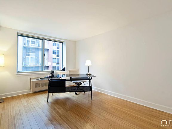 3rd image of 505 W 47th St #3G