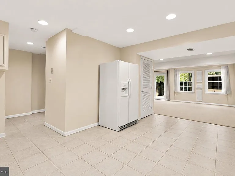 8221 Doctor Craik Ct — Photo 22