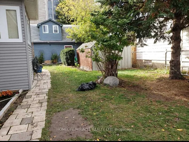598 Front St — Photo 4