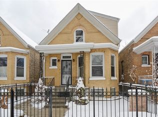 2734 N Whipple St, Chicago, IL 60647