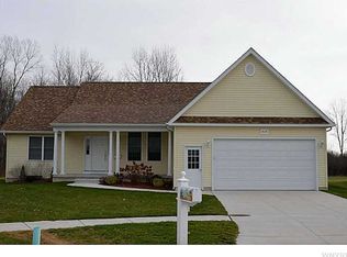 868 Daigler Dr, North Tonawanda, NY 14120