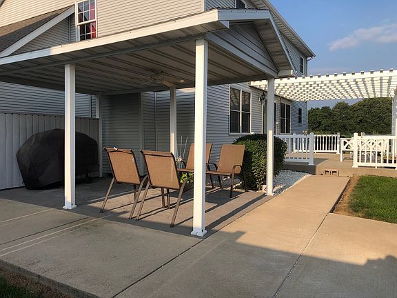 Covered Patio-Grilling Area
